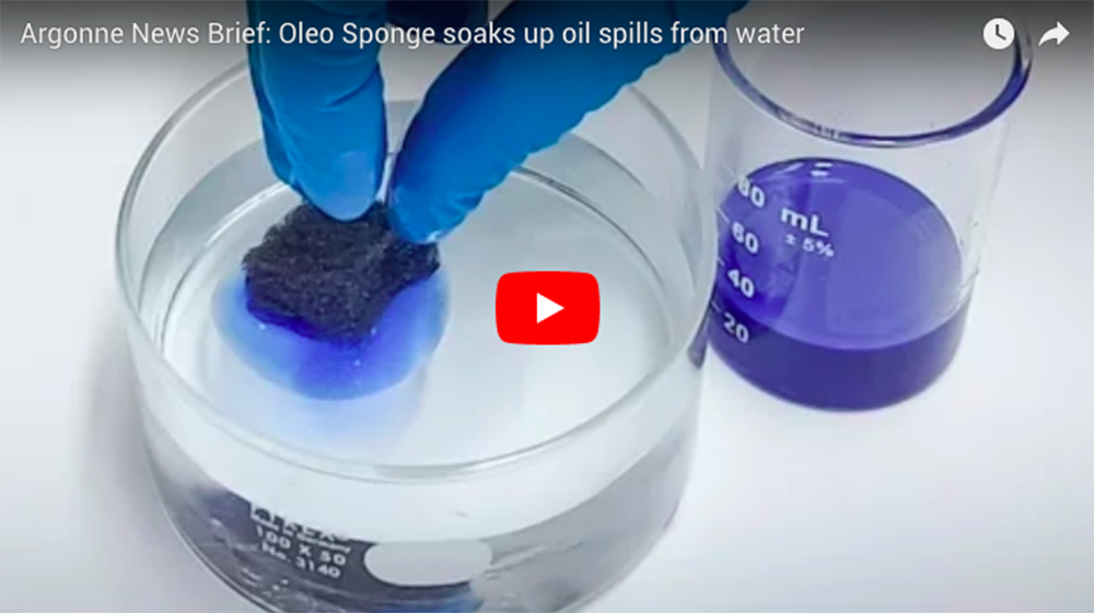 Low-cost polyurethane sponge cleans oil spills